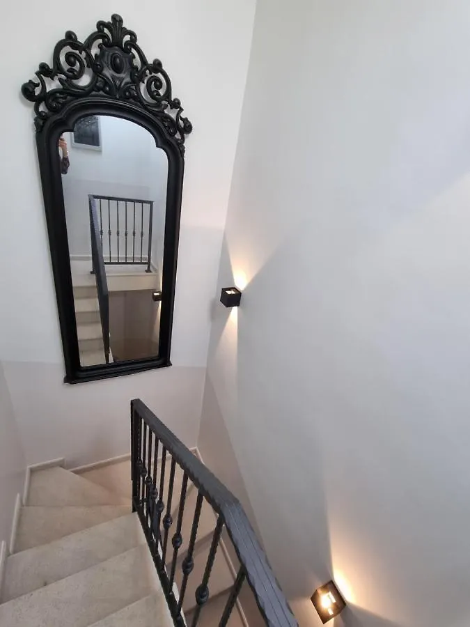 באלה Apartmani Ulika 0*,